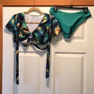 Two Piece Swimsuit Green Yellow Swim Top Bottoms Size‎ Medium New
